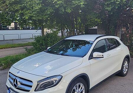 Mercedes-Benz GLA 220 CDI 4Matic 7G-DCT Urban