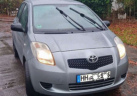 Toyota Yaris 1.0 VVT-i Cool
