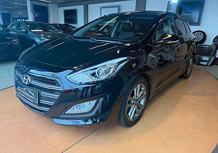 Hyundai i30 cw Premium 1.HD/AUT/PANO/KAMERA/NAVI/SHZ/PDC