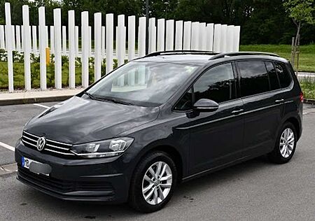 VW Touran Volkswagen 1.6 TDI SCR (BlueMotion Technology) DSG Com