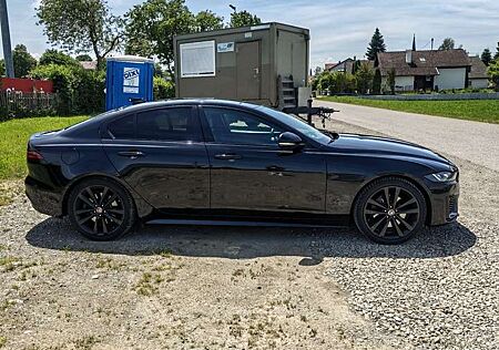Jaguar XE R-Dynamic SE