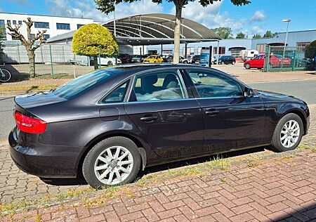 Audi A4 Lim.1.8 TFSI Attraction quattro Bi-Xenon