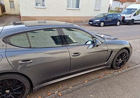 Porsche Panamera GTS PDK