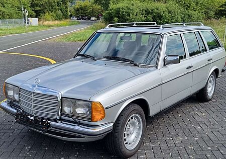 Mercedes-Benz 280 280TE Rostfr.Tüvneu deutsch Megaausstattung Top