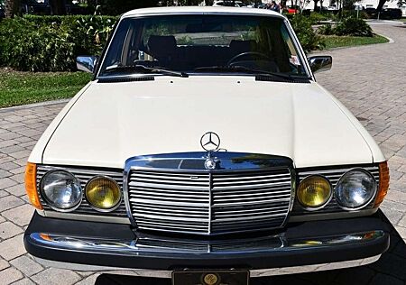 Mercedes-Benz 240 D