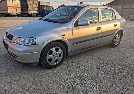 Opel Astra 1.6 Elegance Automatik