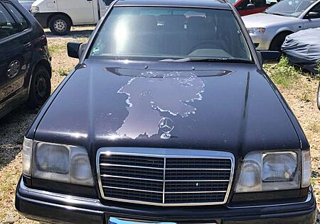 Mercedes-Benz E 220 T Oldtimer