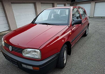 VW Golf Volkswagen 3 ,Benzin .Automatik, H-Kenzeichen möglich. VHB