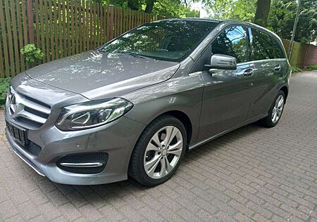 Mercedes-Benz B 200 Navi, Kamera, 6-Gang, Klima, LED, nur 56tkm