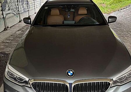 BMW 530d 530 xDrive M-Sport Touring