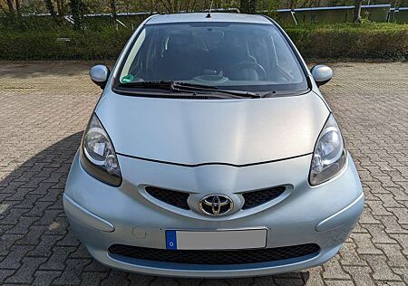 Toyota Aygo 1.0 Blau Met. Tüv Neu Klima Servo ZV...