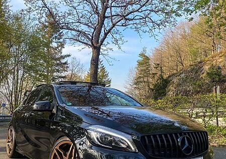 Mercedes-Benz A 45 AMG 4Matic Speedshift 7G-DCT