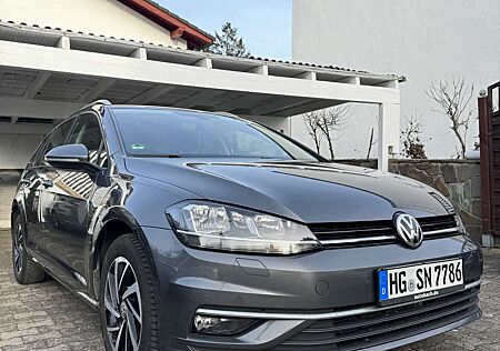 VW Golf Variant Volkswagen 1.6 TDI SCR DSG Join