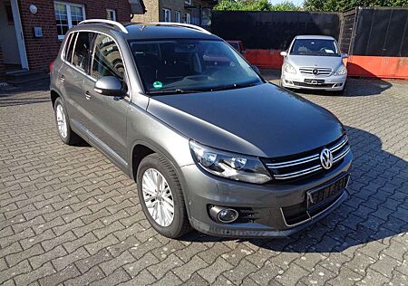 VW Tiguan Volkswagen Cup Sport & Style BMT, Navi, AHK, LM , Me