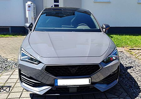Cupra Leon 1.4 e-Hybrid (180 kW System)