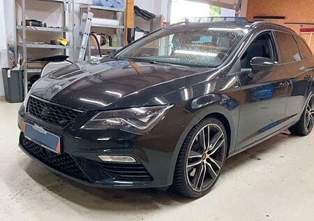 Seat Leon ST Cupra 300 4D +LED+PANO+ACC+VIRTUAL+BEATS