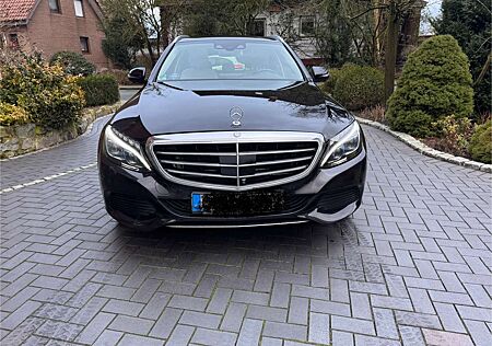 Mercedes-Benz C 350 T+Plugin Hyb.+Autom.+AHK+Pano+360G+Leder+Navi