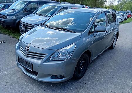 Toyota Verso Basis