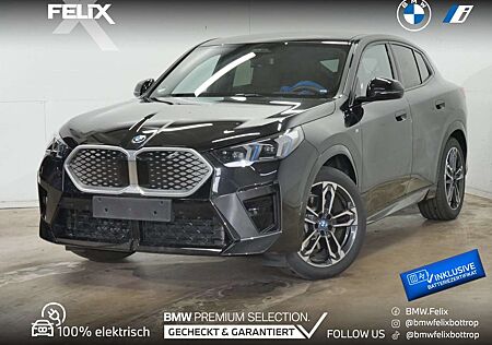 BMW iX2 30xDrive+ M SPORTPAKET+AHK+ICONIC GLOW DAB
