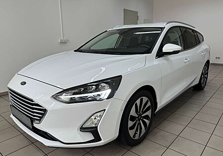 Ford Focus Cool & Connect LED Navi Kamera Lenkradheizung 17"