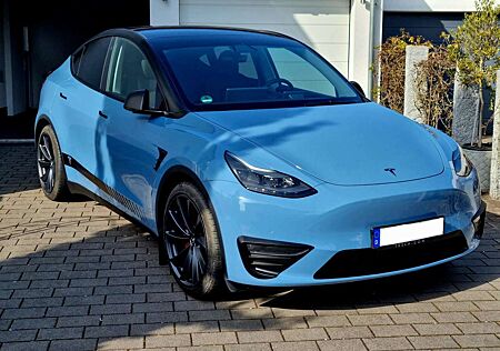 Tesla Model Y Performance Dual Motor AWD