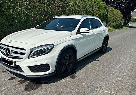 Mercedes-Benz GLA 220 CDI 4Matic 7G-DCT AMG Line