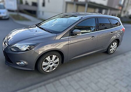 Ford Focus Turnier 1.6 Ti-VCT Aut. Titanium
