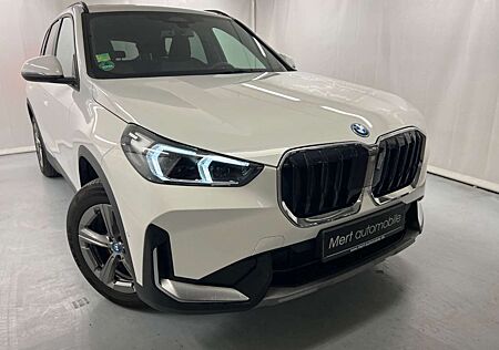 BMW X1 25 e xDrive*PANO*WIDESCREEN*DRIVING ASSIST*