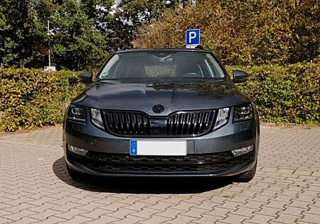 Skoda Octavia Sport Style Leder Navi LED CarPlay Kamera