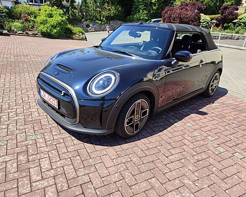 MINI One Cabrio Cooper SE 1 von 999 Sonderedition