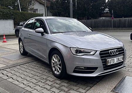 Audi A3 attractionNavigationPlus,Sitzheizung,XenonTOP