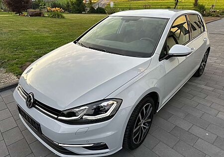 VW Golf Volkswagen Comfortline BMT/Start-Stopp LED SW ACC AHK