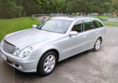 Mercedes-Benz E 240 T (211.261)