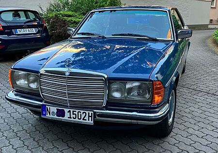 Mercedes-Benz 230 coupe