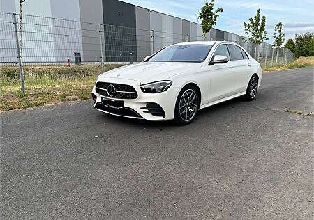 Mercedes-Benz E 300 TOP !!! AMG LINE* 360* DISTRONIC* GARANTIE 10/25*