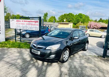 Opel Astra J Lim. 5-trg. Selection