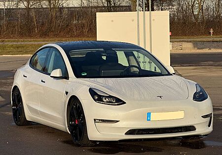 Tesla Model 3 Performance | AWD | Matrix | Wärmepumpe | AMD Ryzen Prozessor | 1. Hand | 20" Sommer- inkl. 19" Winterräder