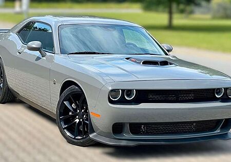 Dodge Challenger 6,4 L Schaltgetriebe Hemi Navi Xenon