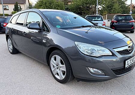 Opel Astra J Sports Tourer Design Edition