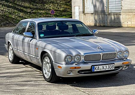 Jaguar Daimler V8 Super