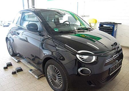 Fiat 500E Icon 118PS 42KWh Navi - Klimaauto. - PDC