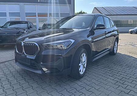 BMW X1 sDrive 18i Advantage - Navi - PDC - Bluetooth - 8-