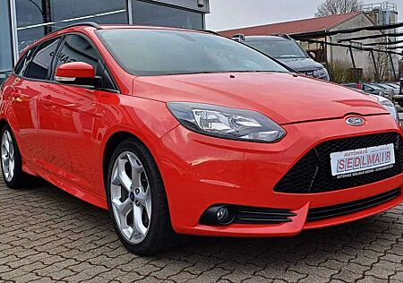 Ford Focus Turnier ST 2,0 mit Exclusive Paket