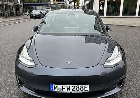 Tesla Model 3 Langstreckenbatt. Allradantrieb Dual Motor
