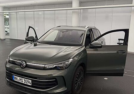 VW Tiguan Volkswagen 2.0 TDI 110 kW Life Standheizung AHK