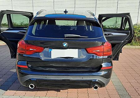 BMW X3 xDrive20d Pano/AHK/LED/Navi