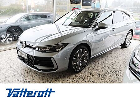 VW Passat Volkswagen 1.5 eHybrid DSG R line Navi HuD AHK