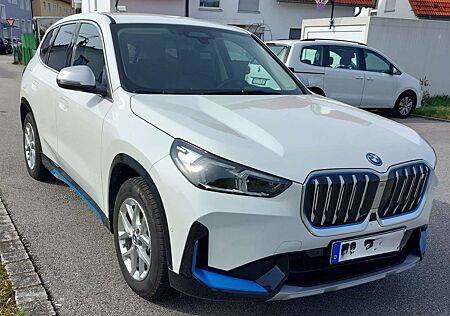 BMW iX1 xDrive30 xLine