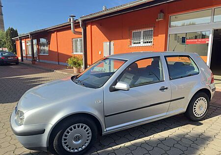 VW Golf Volkswagen IV 1.4 CHAMP * Klima * Neuer Tüv *