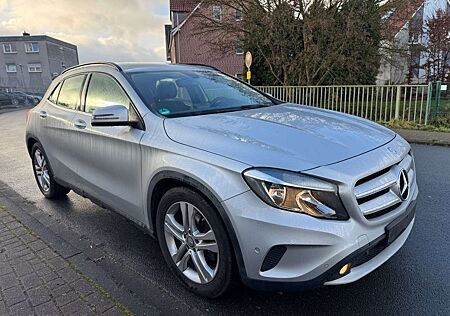 Mercedes-Benz GLA 220 CDI Automatik Mwst. Navi SHZ TÜV Camera